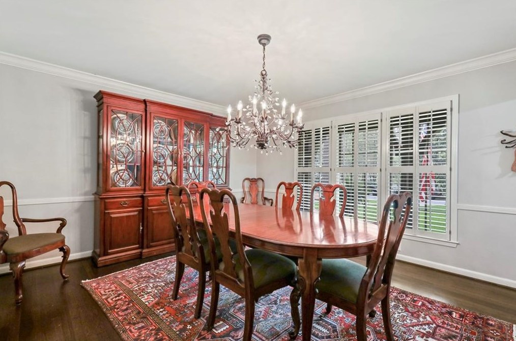 4384 Whitewater Creek Rd, Atlanta GA  30327-3958 exterior