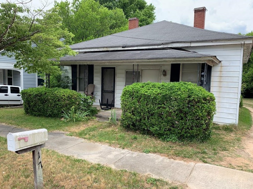 17 Ivy St, Porterdale, GA 30014