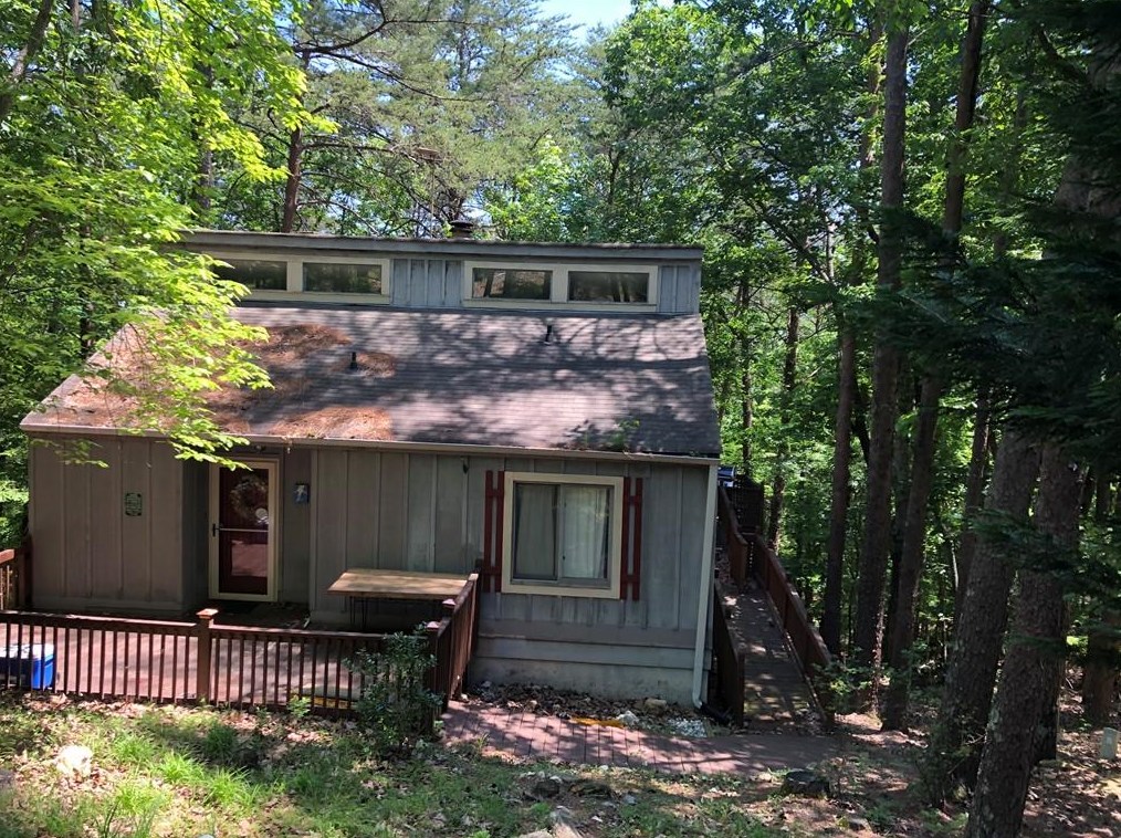 140 Indian Ridge Ct, Waleska, GA 30183-4406