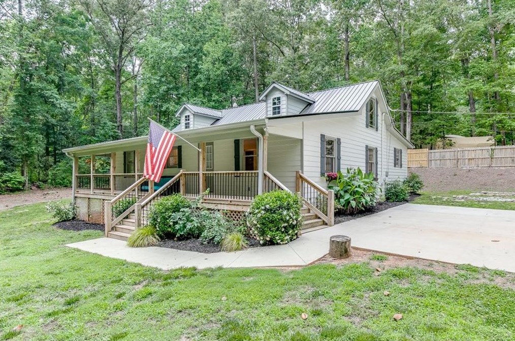 7401 Williams Rd, Flowery Branch, GA 30542-5556