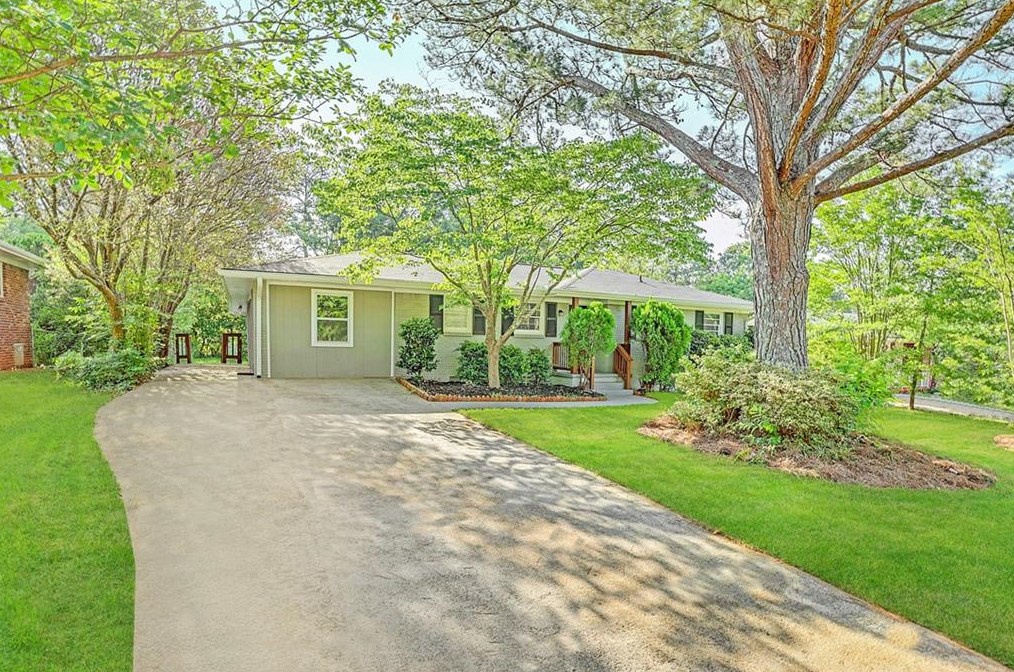 851 Parkstone Dr, Stone Mountain, GA 30083