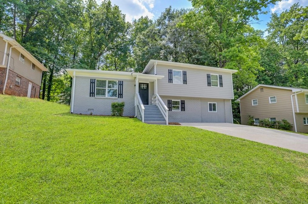 1400 High Meadow Dr, Stone Mountain, GA 30083