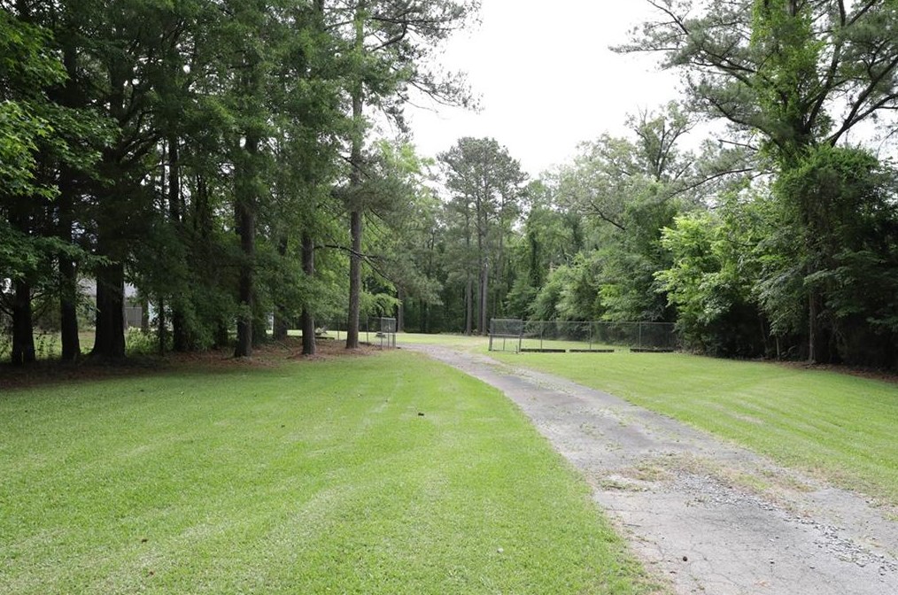 71 Beard Dr, Rome, GA 30165-9070