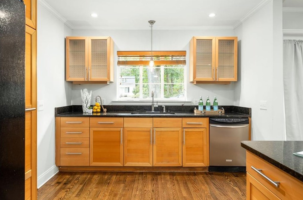 1216 Oldfield Rd, Decatur GA  30030-4545 exterior