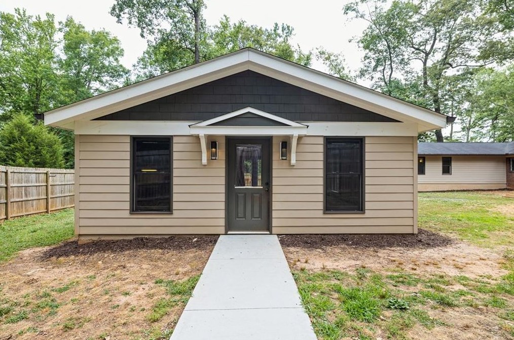 1216 Oldfield Rd, Decatur GA  30030-4545 exterior