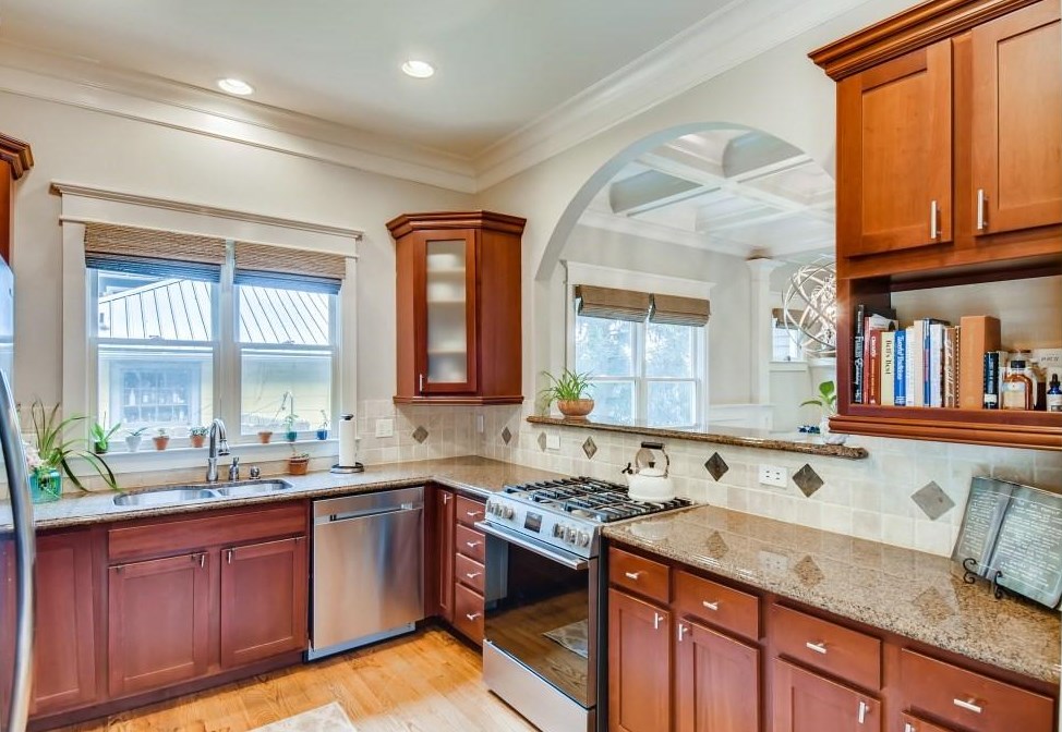 286 Rockyford Rd, Atlanta GA  30317-1348 exterior