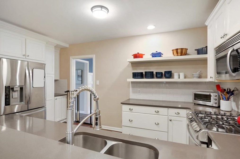 2300 Sanford Rd, Decatur GA  30033-5527 exterior