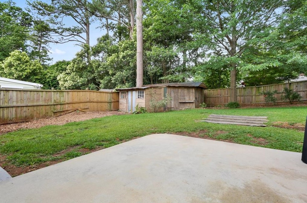 2300 Sanford Rd, Decatur GA  30033-5527 exterior