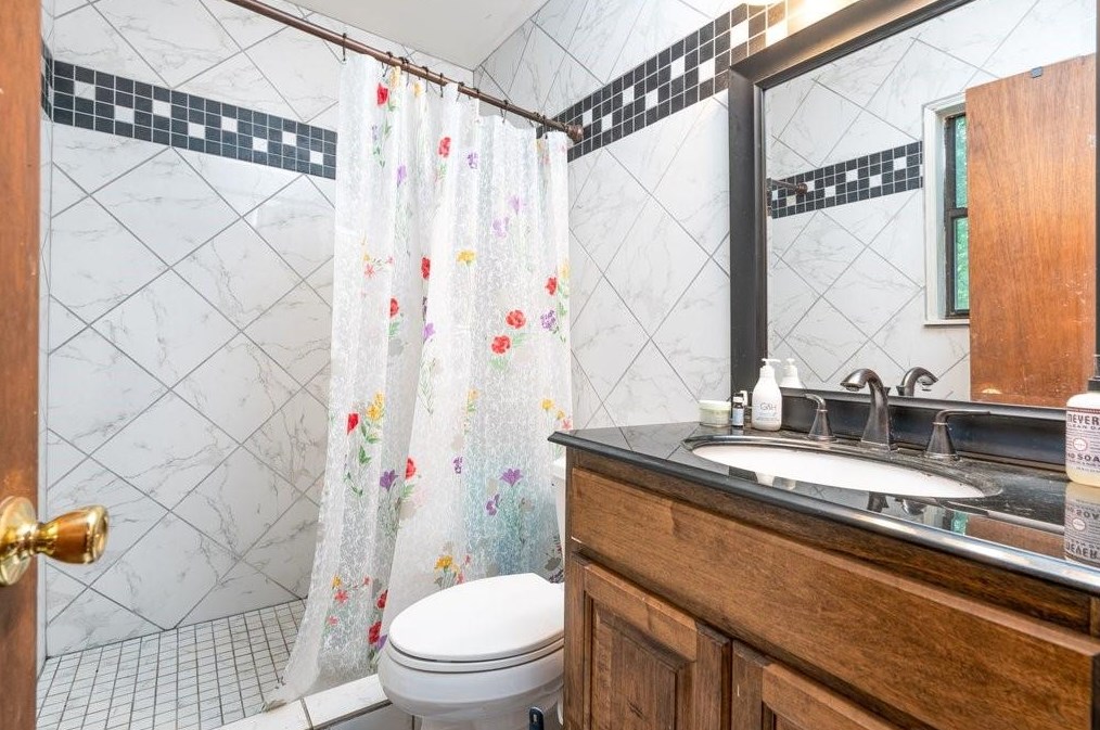 395 Mona Pl, Dallas GA  30132-8197 exterior