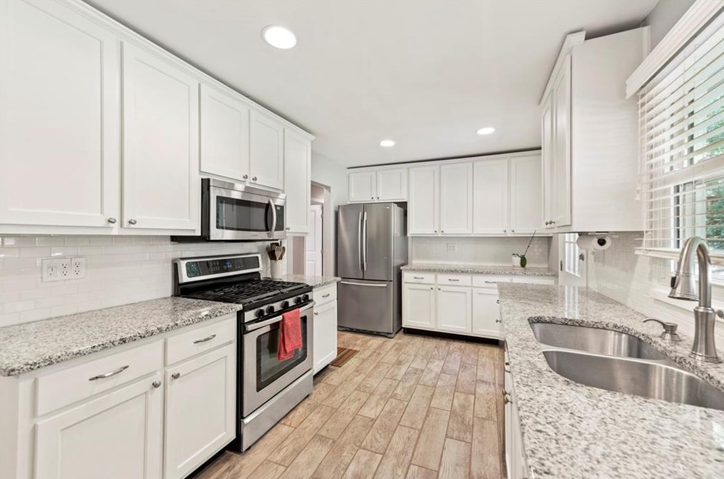 1244 Sparrow Ln, Decatur GA  30033-3926 exterior