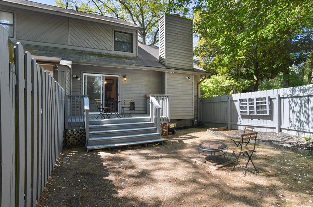 1070 Creatwood Cir, Smyrna GA  30080-8212 exterior