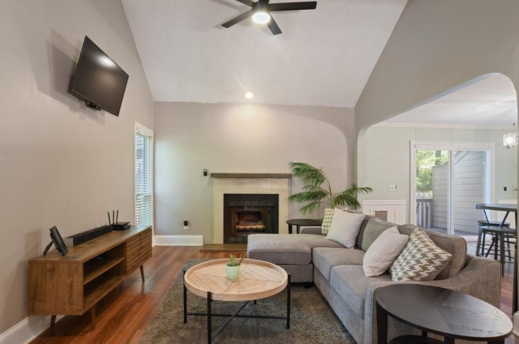 1070 Creatwood Cir, Smyrna GA  30080-8212 exterior