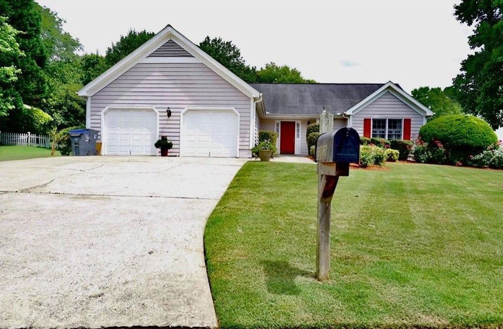2202 Condor Dr, Lawrenceville, GA 30044-6369