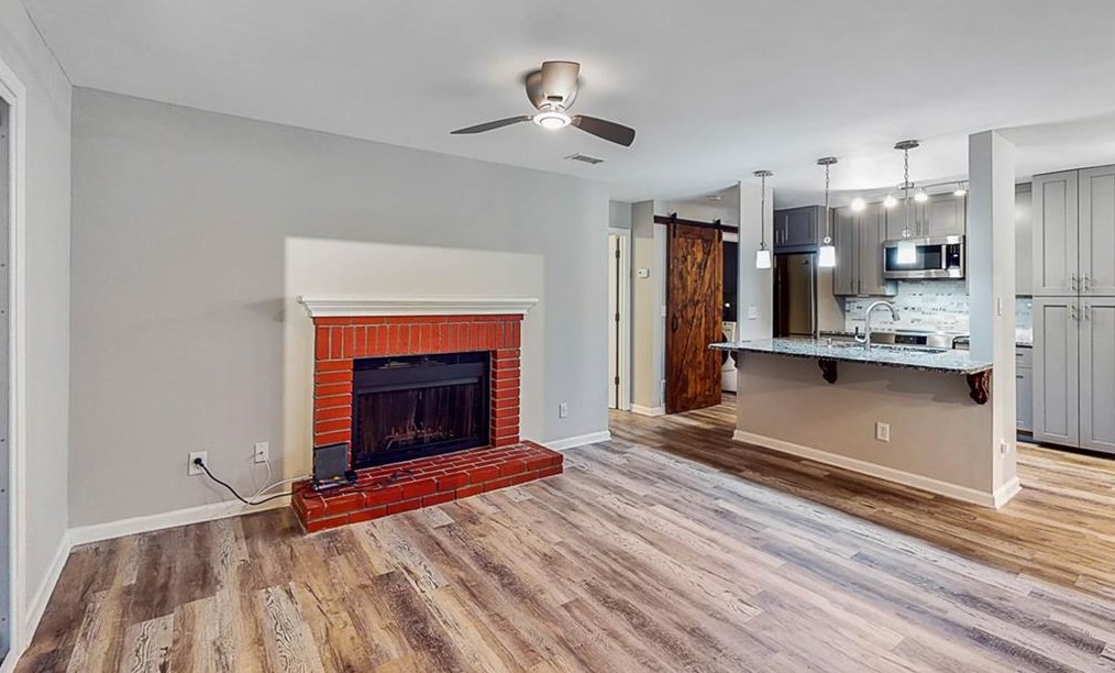 1404 Tuxworth Cir, Decatur GA  30033-5621 exterior