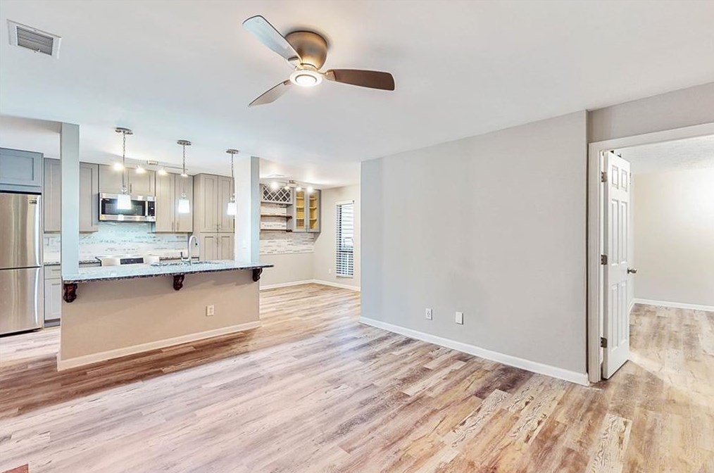 1404 Tuxworth Cir, Decatur GA  30033-5621 exterior