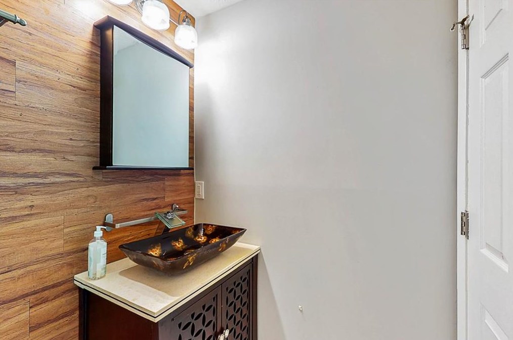 1404 Tuxworth Cir, Decatur GA  30033-5621 exterior