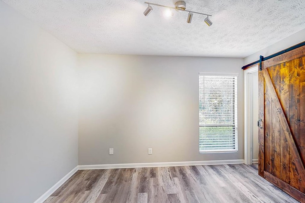 1404 Tuxworth Cir, Decatur GA  30033-5621 exterior