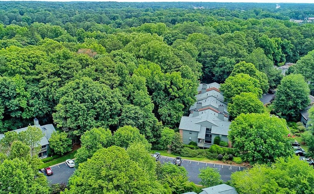 1404 Tuxworth Cir, Decatur GA  30033-5621 exterior