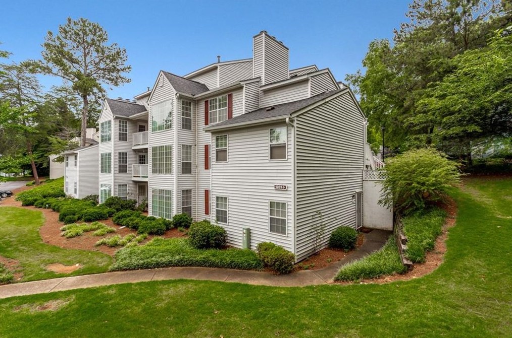 1301 Glenleaf Dr, Norcross, GA 30092-6112