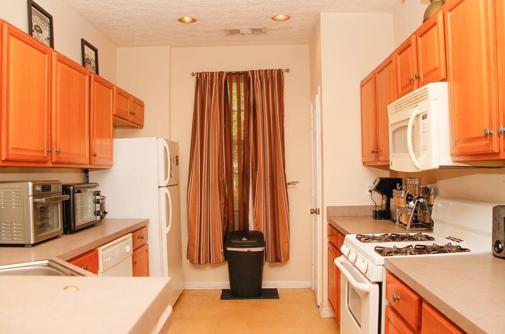 3247 Sable Run Rd, Atlanta GA  30349-8803 exterior