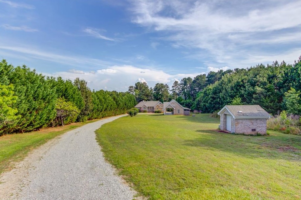 746 Powderbag Creek Rd, Hartwell, GA 30643