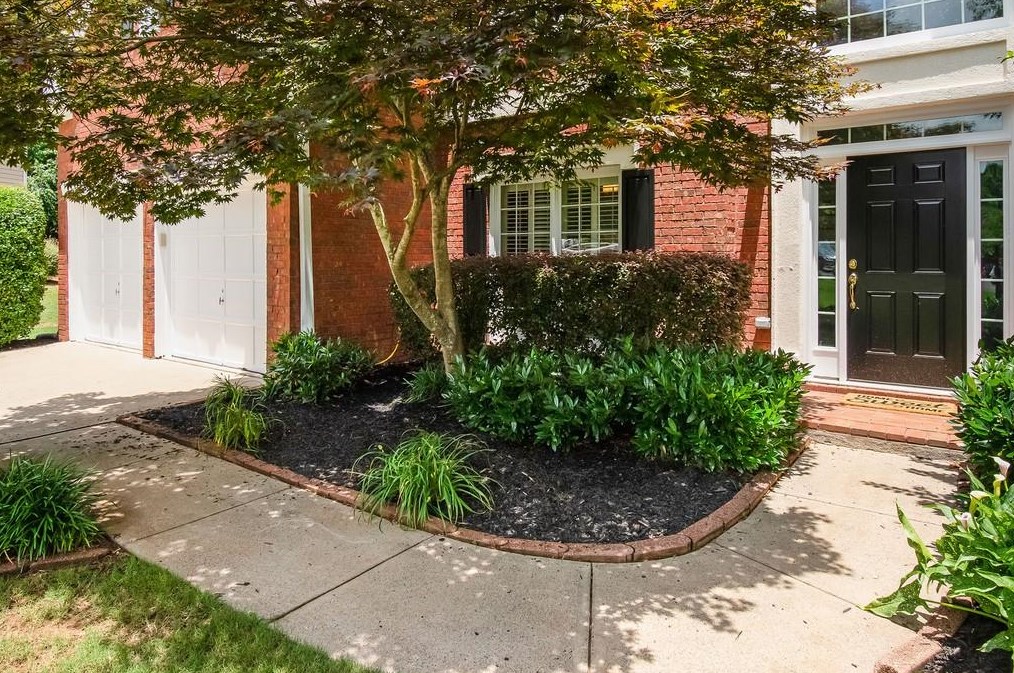 545 Weatherstone Ct, Alpharetta, GA 30009-6823