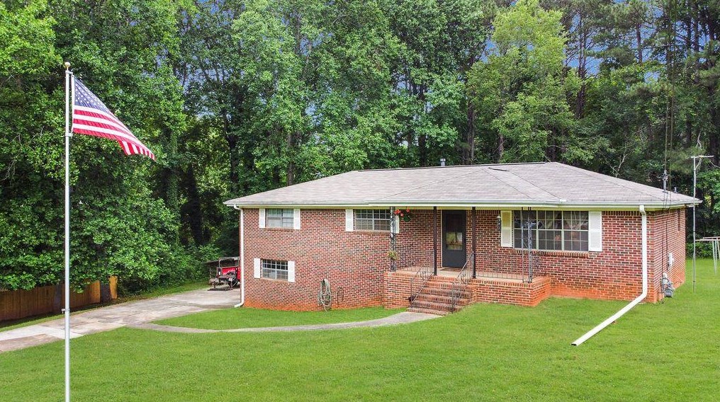 6573 Willow Ln, Winston, GA 30187
