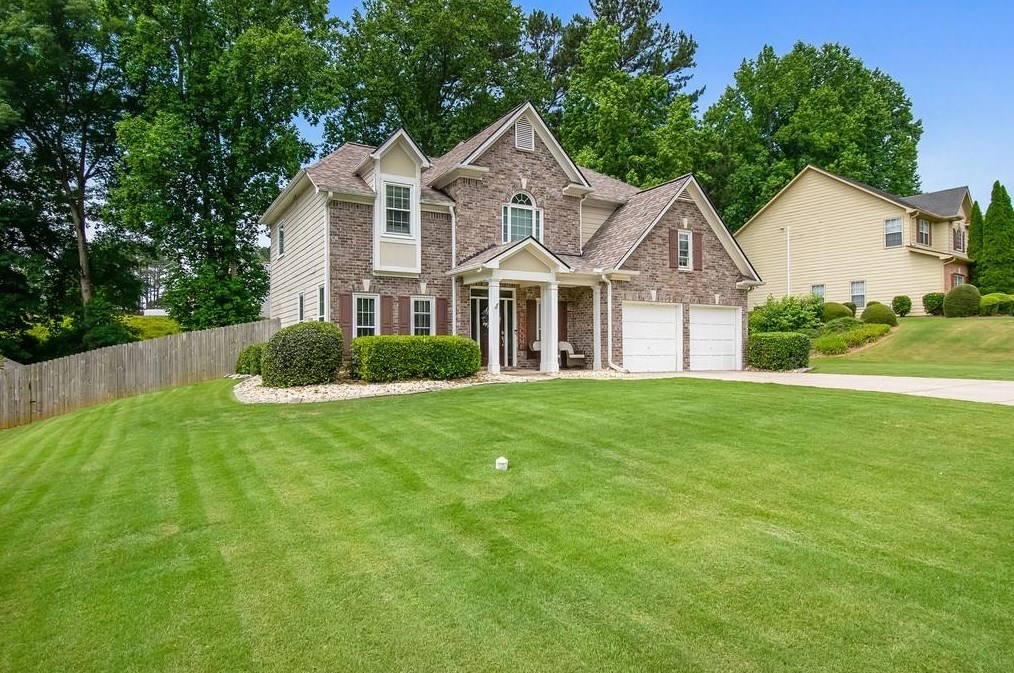5860 Rives Dr, Alpharetta, GA 30004-7847