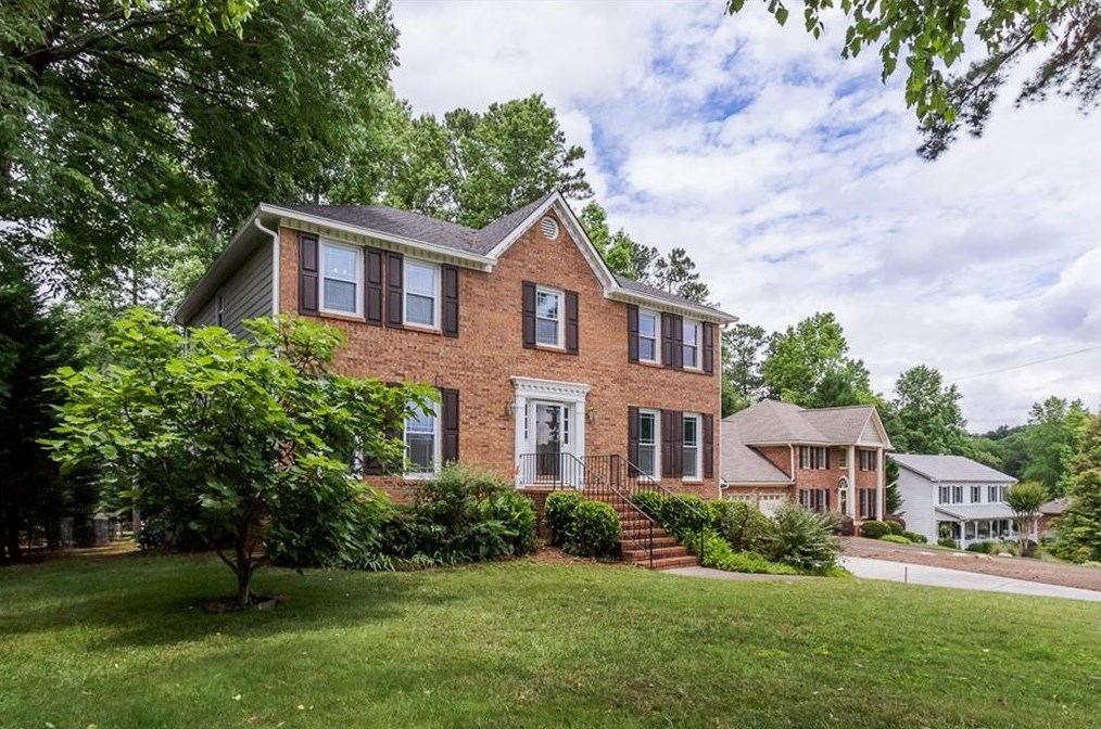 4409 Black Stallion Dr, Roswell, GA 30075-3167