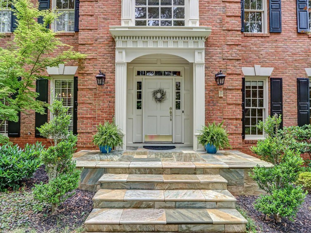 1790 Redbourne Dr, Atlanta, GA 30350-5643