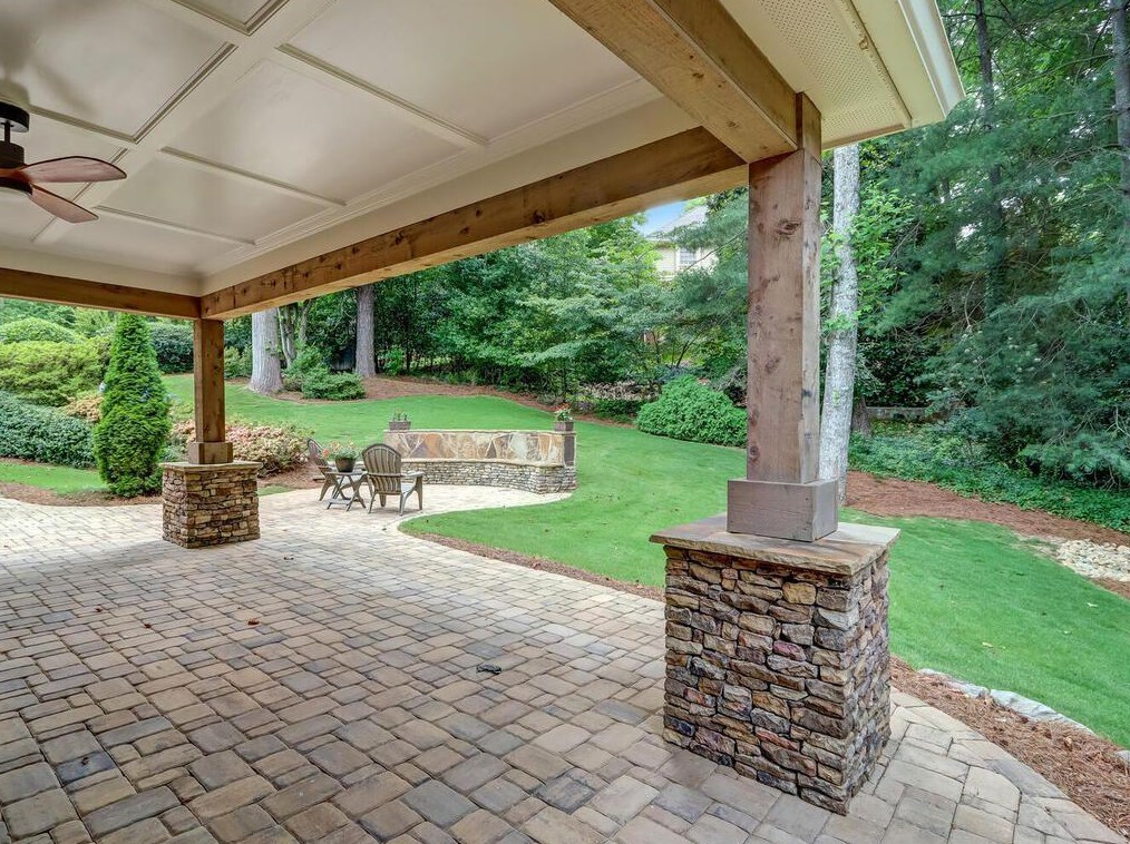 1790 Redbourne Dr, Atlanta GA  30350-5643 exterior