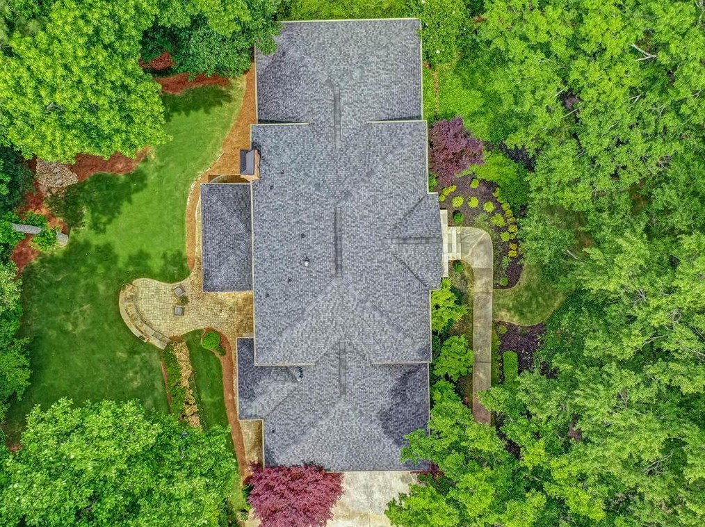 1790 Redbourne Dr, Atlanta GA  30350-5643 exterior