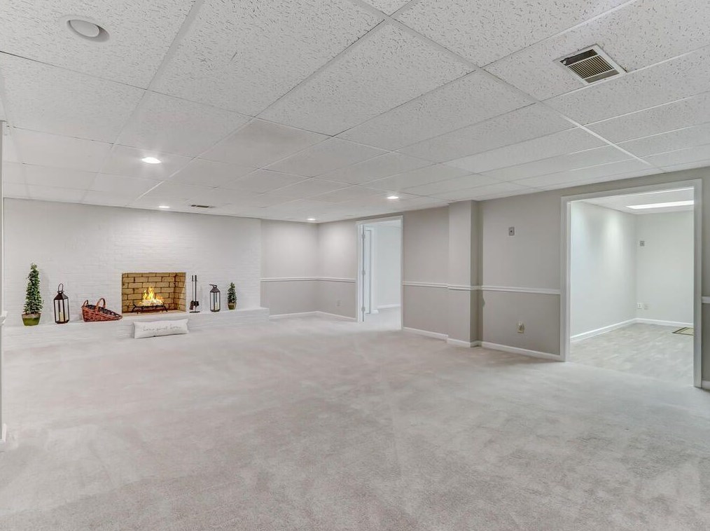 1790 Redbourne Dr, Atlanta GA  30350-5643 exterior