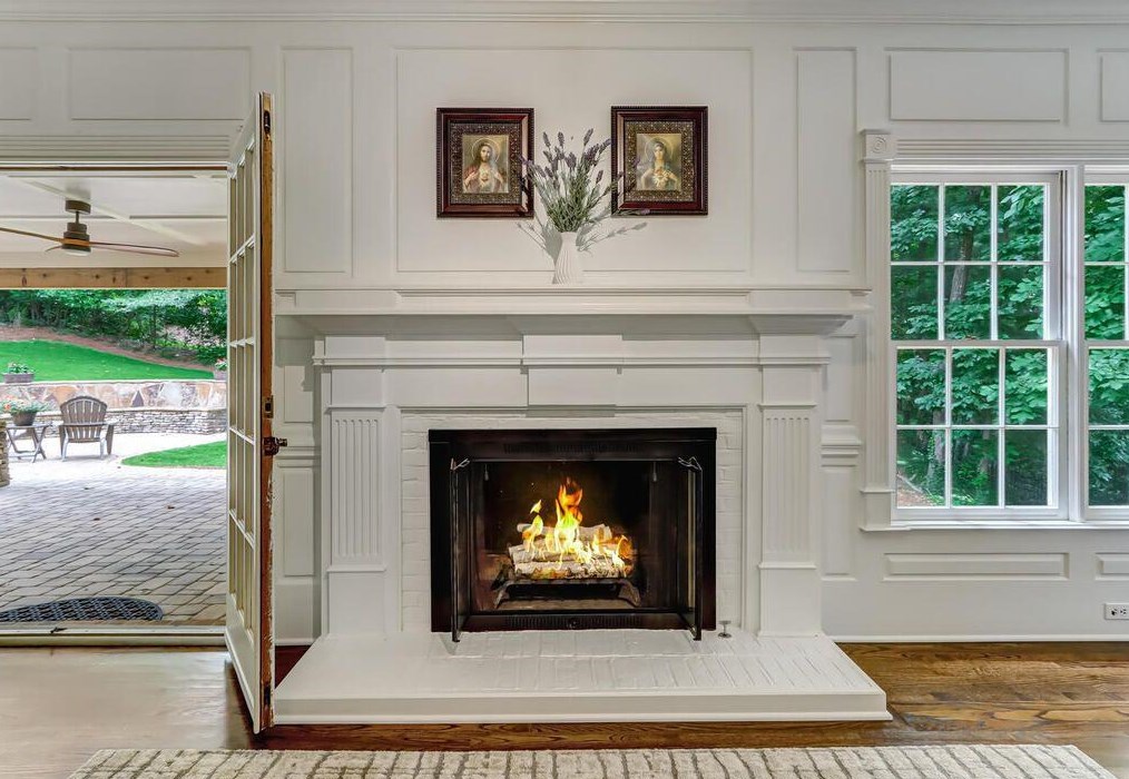 1790 Redbourne Dr, Atlanta GA  30350-5643 exterior