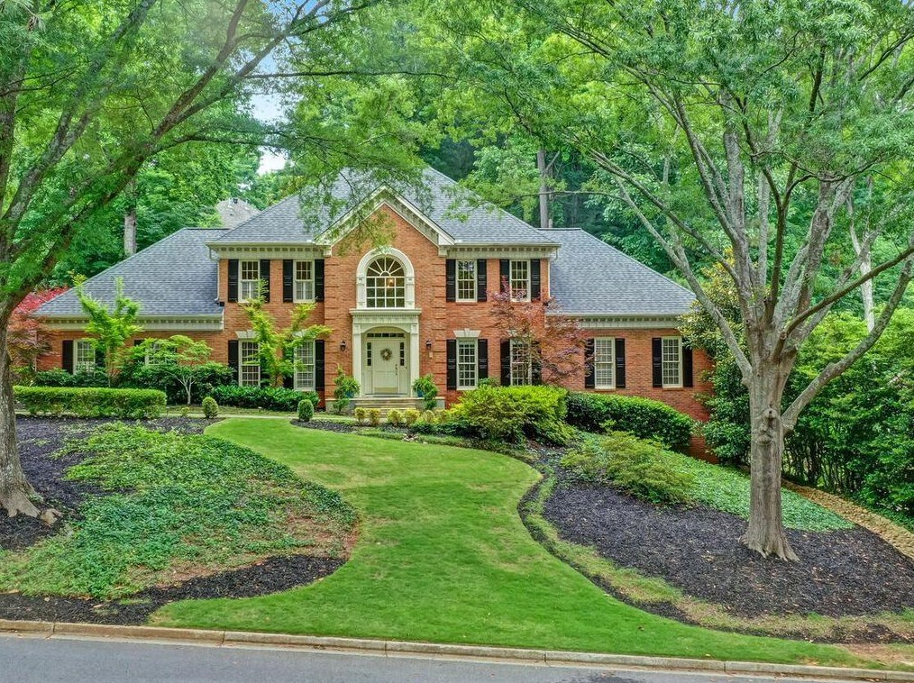 1790 Redbourne Dr, Atlanta GA  30350-5643 exterior