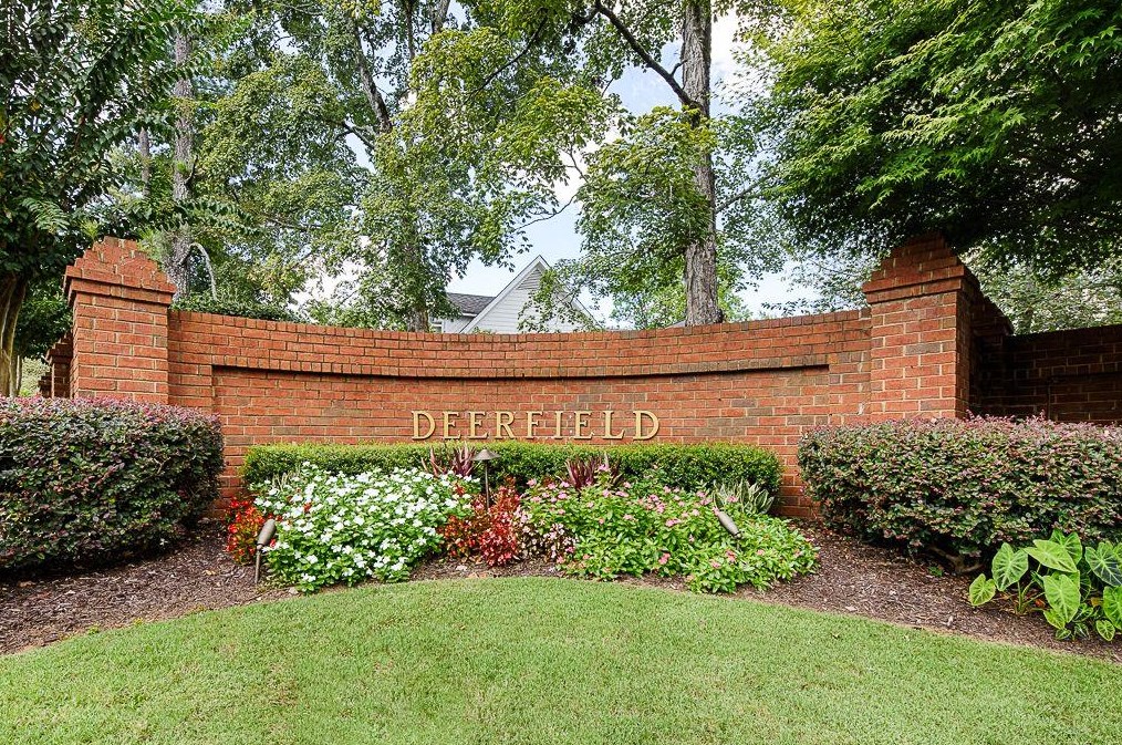 1790 Redbourne Dr, Atlanta GA  30350-5643 exterior