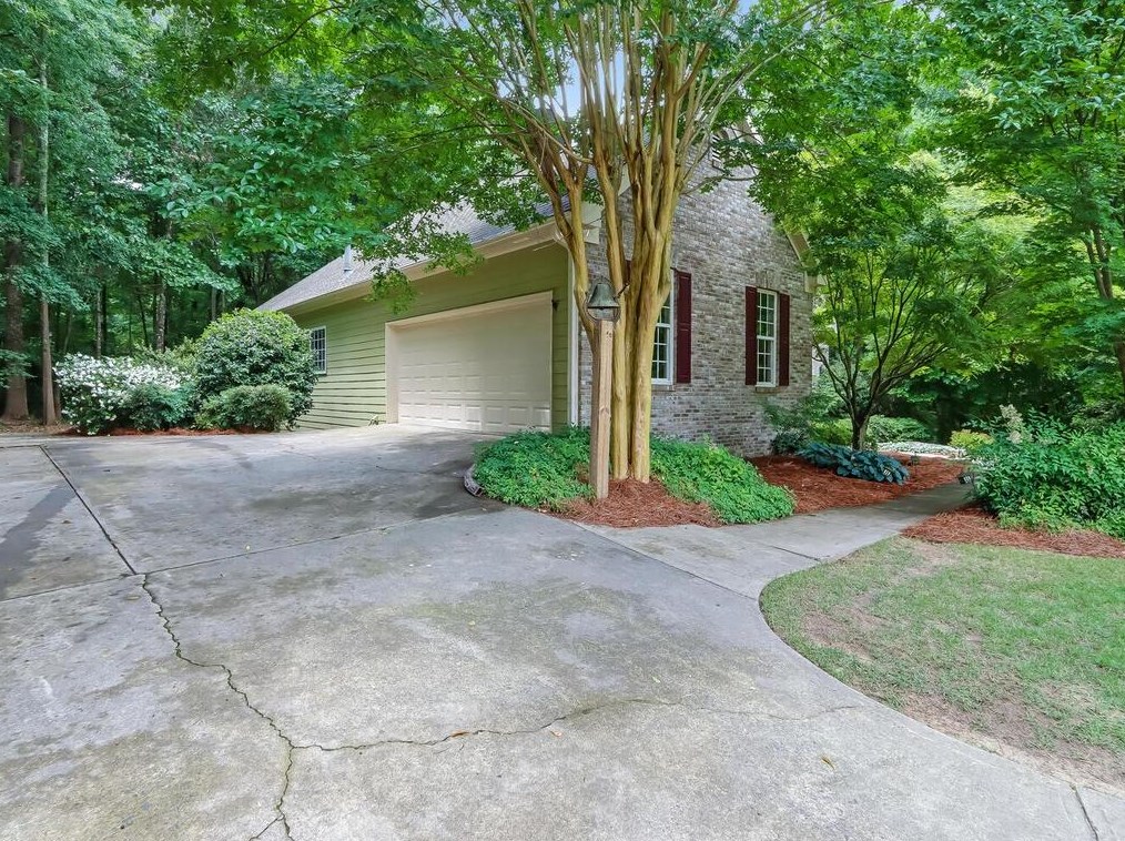 2297 Herring Woods Way, Grayson, GA 30017-4090