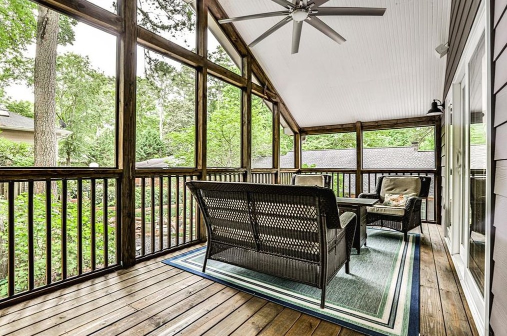 841 Ponce De Leon Ave, Decatur GA  30030-2859 exterior