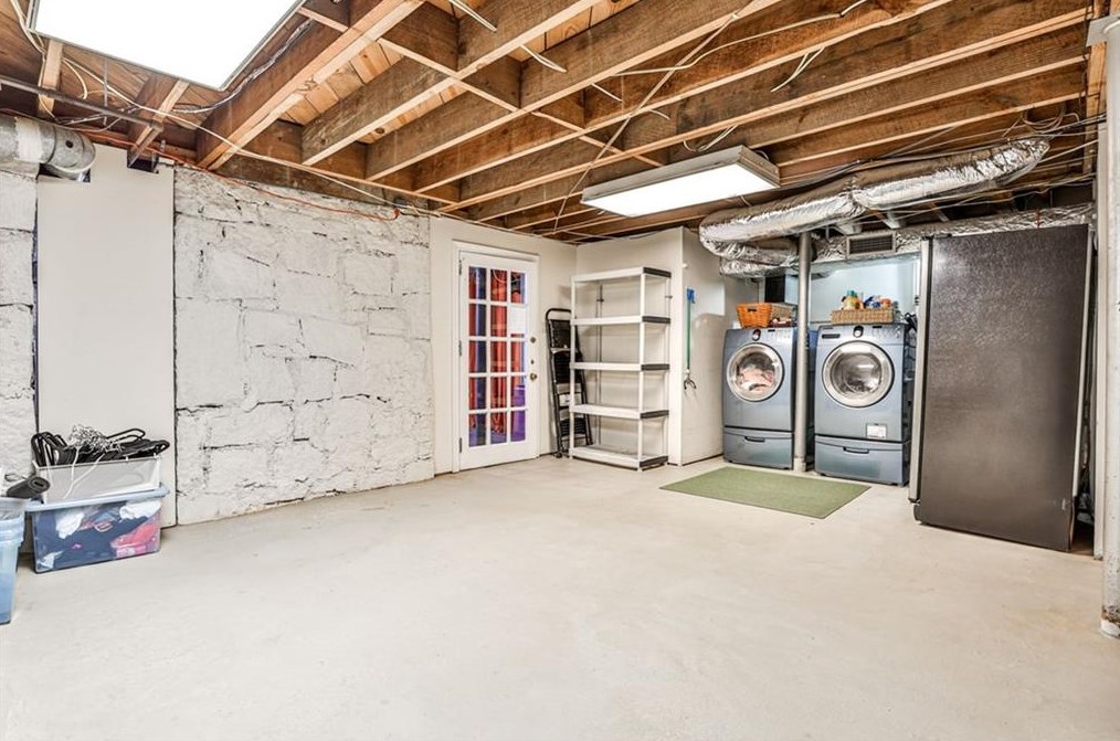 841 Ponce De Leon Ave, Decatur GA  30030-2859 exterior