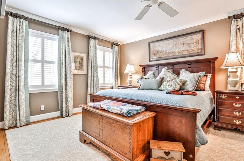 841 Ponce De Leon Ave, Decatur GA  30030-2859 exterior