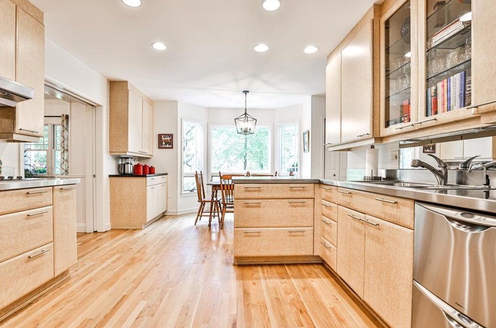 502 Kirk Rd, Decatur GA  30030-3774 exterior