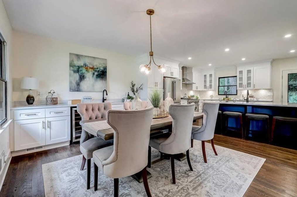 1939 Wildwood Pl, Atlanta GA  30324-4959 exterior