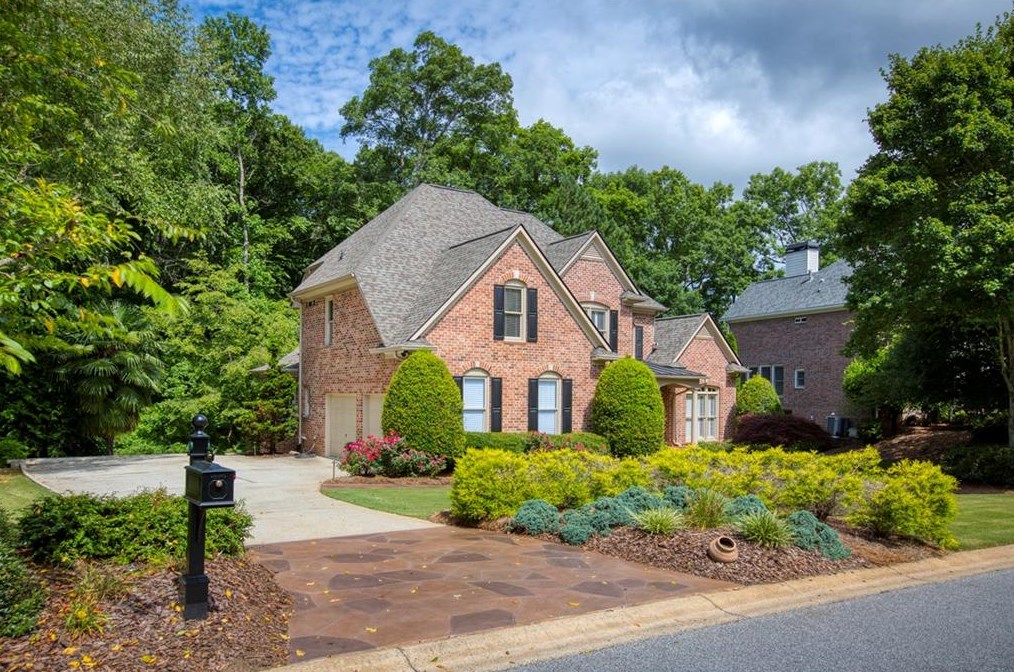 735 Vinings Estates Dr Se, Mableton, GA 30126