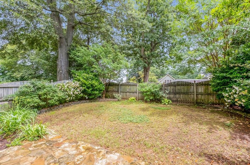 1626 Ivy Spring Dr, Smyrna GA  30080-3683 exterior