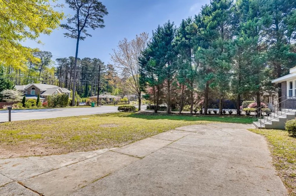 2118 Clairmont Rd, Decatur GA  30033-1949 exterior