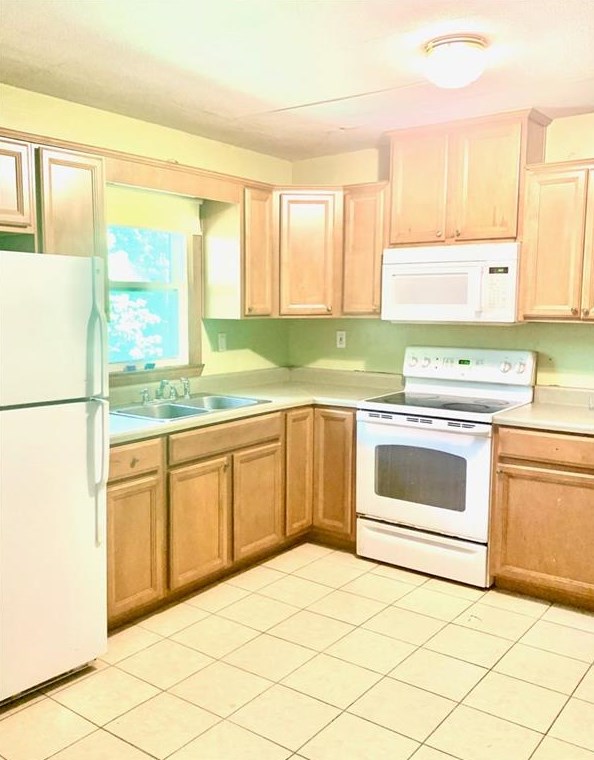 2215 Kilarney Rd, Decatur, GA 30032-7128