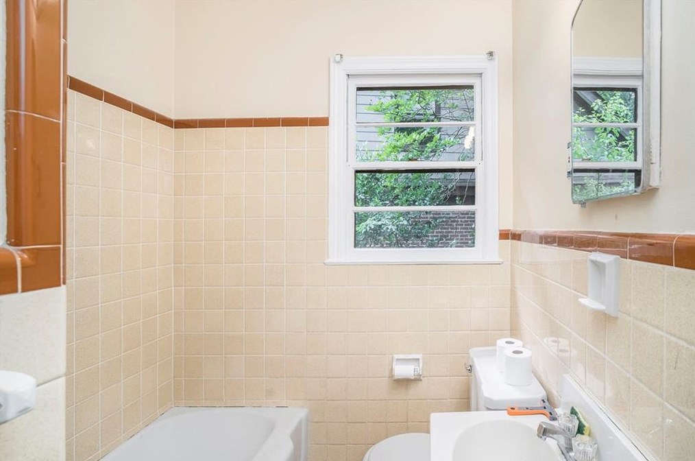 693 Parkwood Rd, Decatur GA  30030-5021 exterior