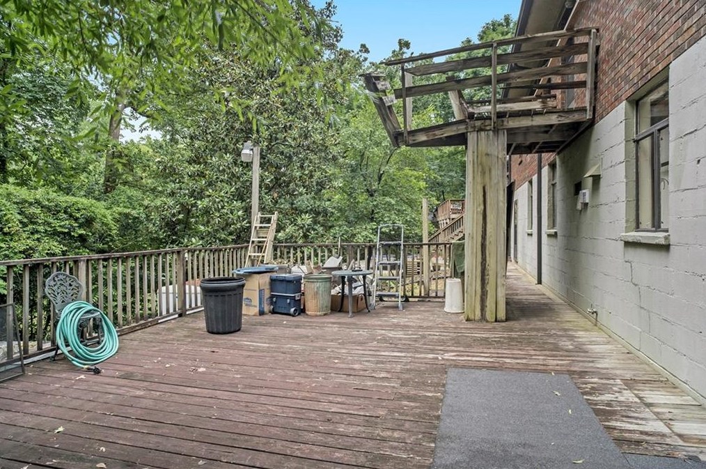 693 Parkwood Rd, Decatur GA  30030-5021 exterior