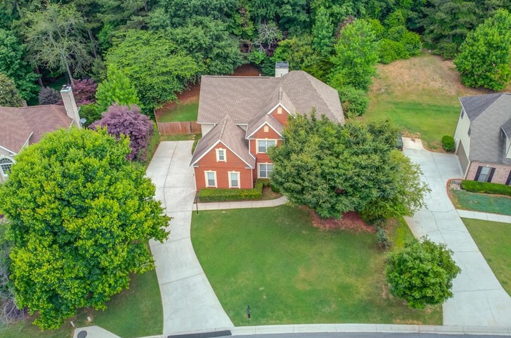 6342 Spring Lake Dr, Flowery Branch, GA 30542-6605