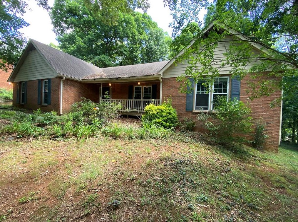 1639 Rocky Top Dr Sw, Lilburn, GA 30047